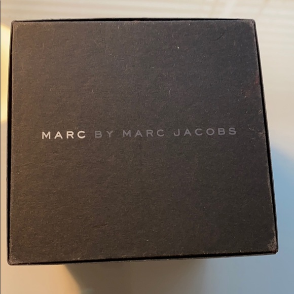 Marc by Marc Jacobs Gold Watch - Picture 6 of 7